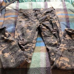 xxi camo ripped jeans